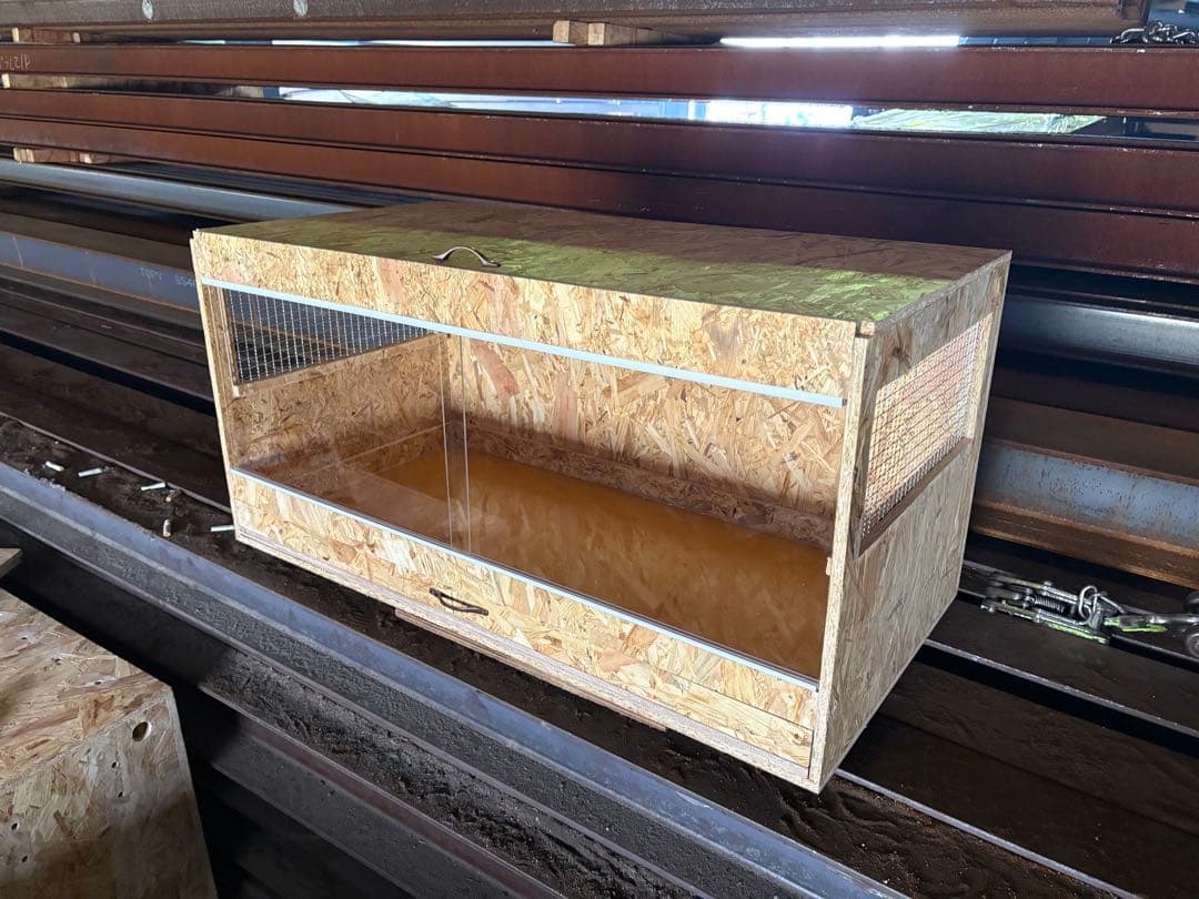 爬虫類ケージ　90×45×45 引き出しタイプ　サイド金網　天板蝶番、取手付き