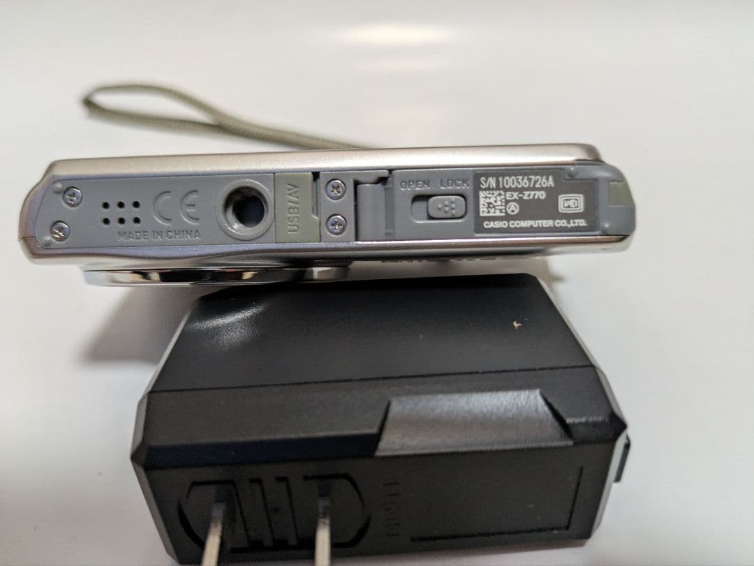 【美品】CASIO EXILIM EX-Z770 シルバー 動作良好