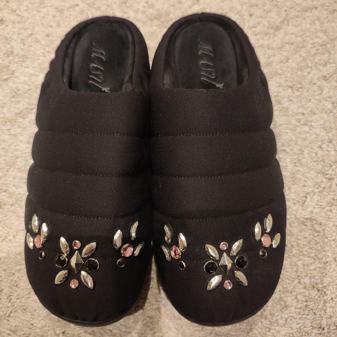 新品MASU \"MASU X SUBU STUDS SANDAL\" 冬用サンダル