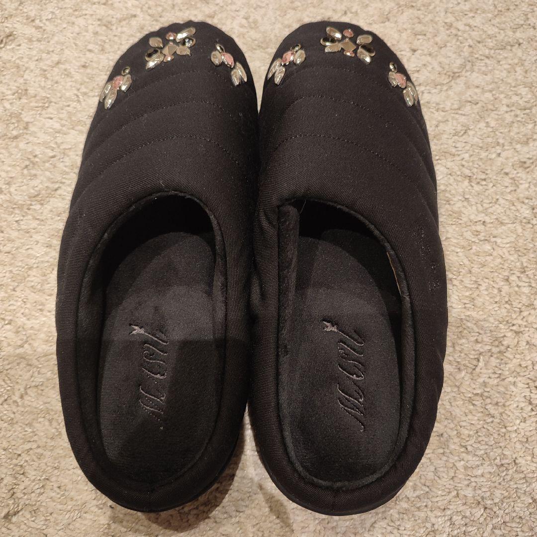 新品MASU \"MASU X SUBU STUDS SANDAL\" 冬用サンダル