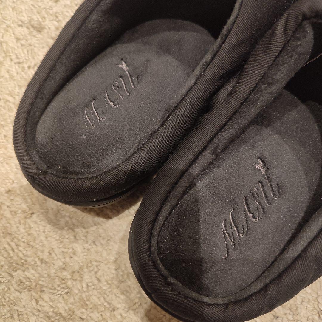 新品MASU \"MASU X SUBU STUDS SANDAL\" 冬用サンダル