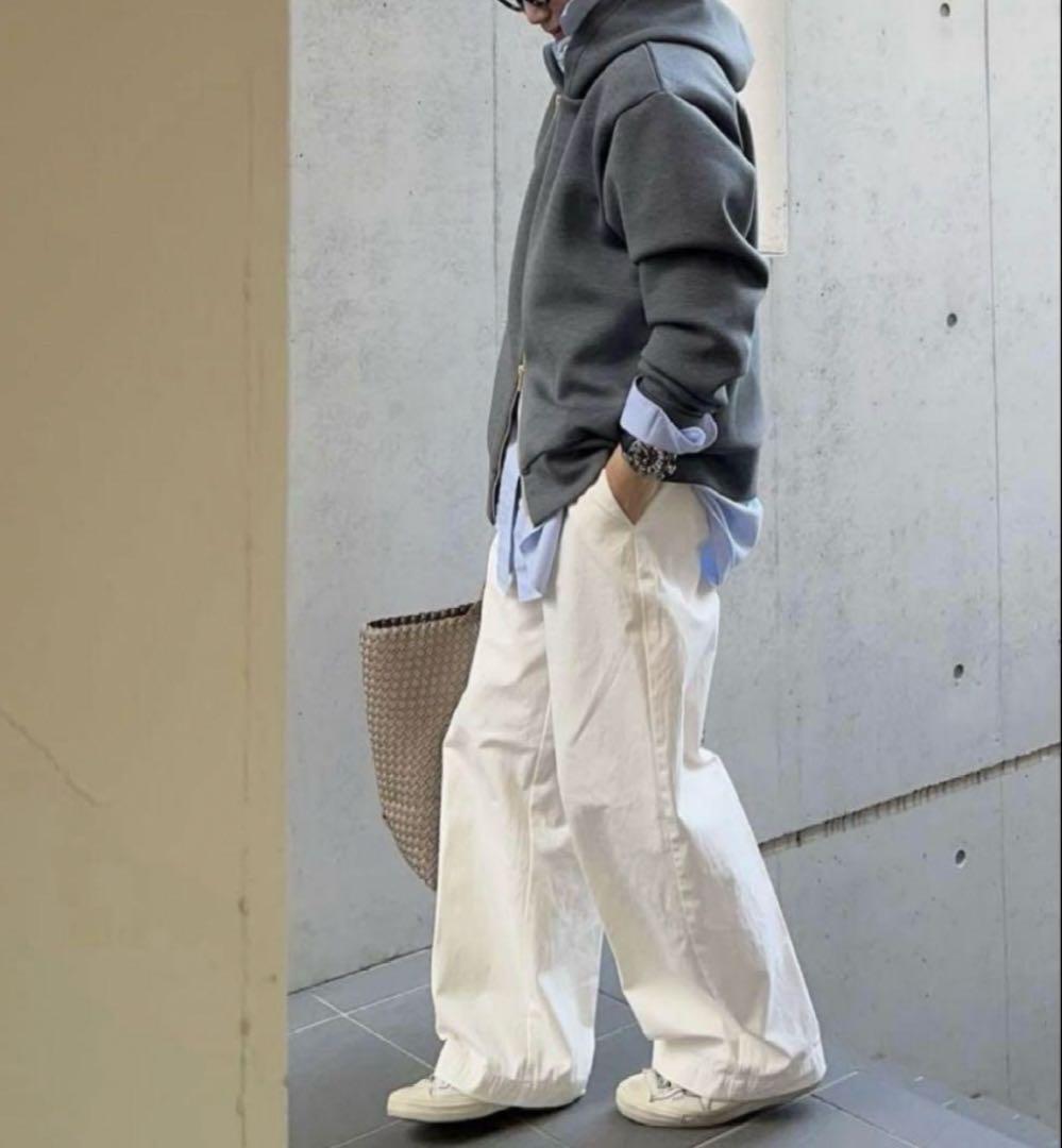 julynine チノパン　アッシュホワイト　ジュライナイン　Ｍサイズ