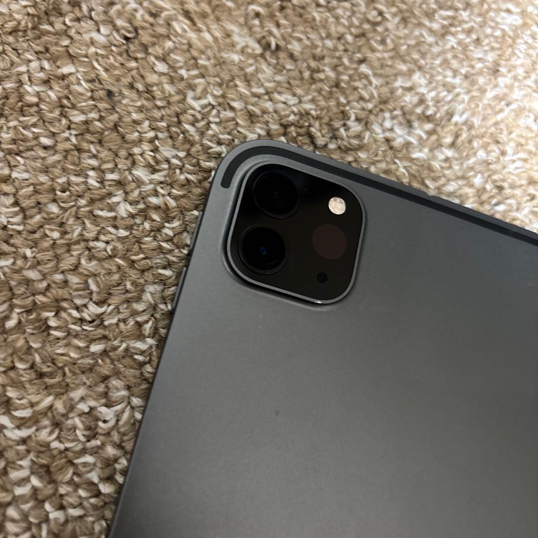 （おまけ付き）iPad Pro第三世代11インチ 128GB