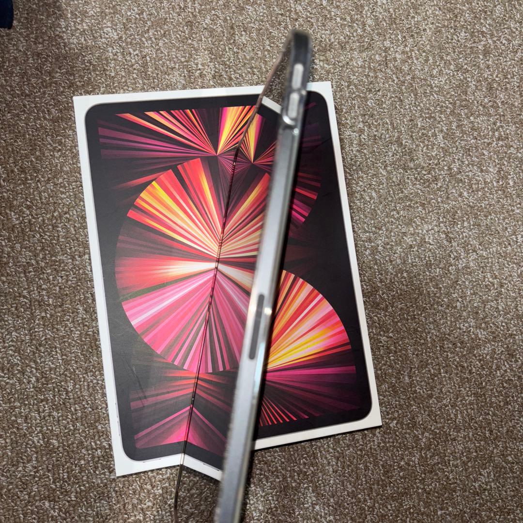 （おまけ付き）iPad Pro第三世代11インチ 128GB