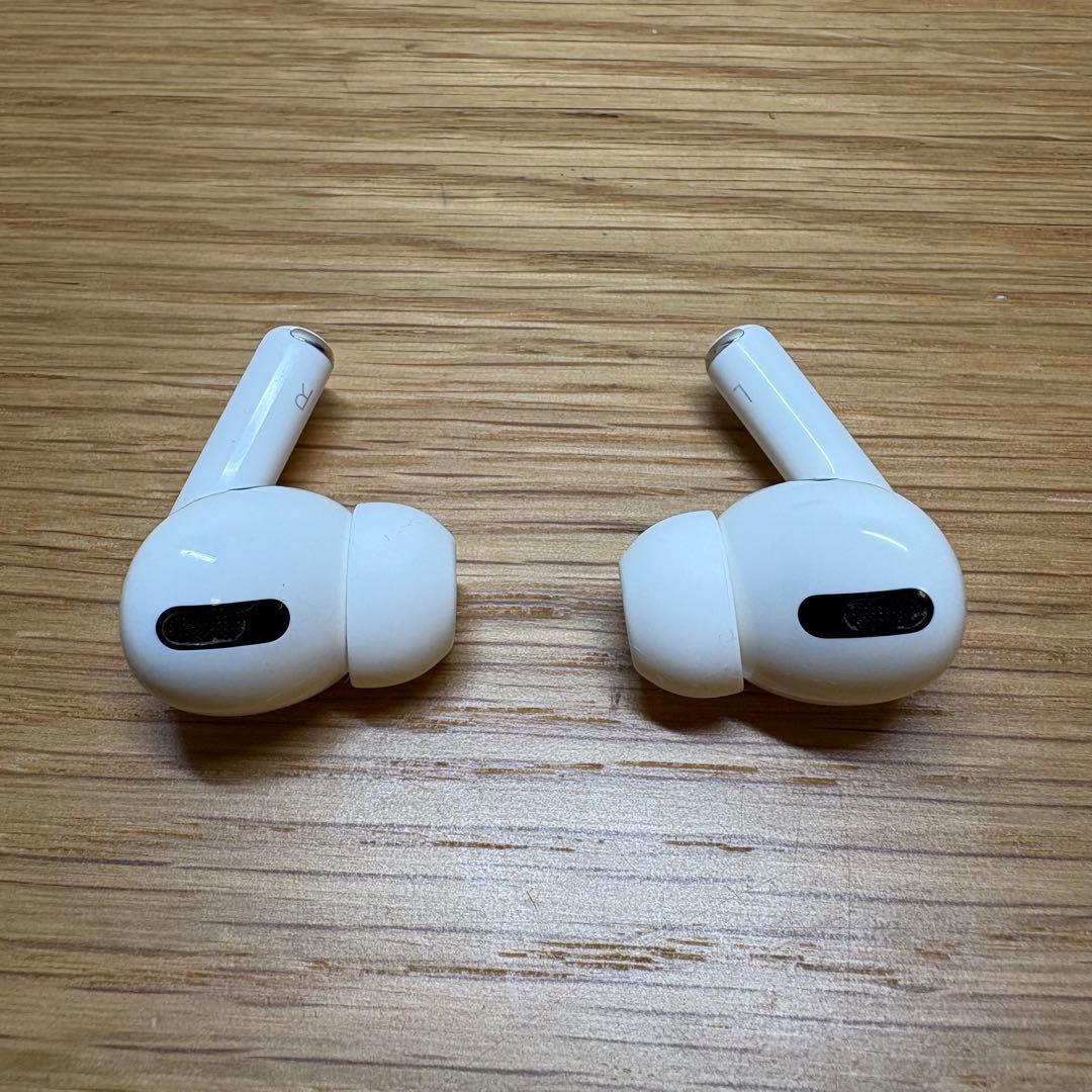 [純正/美品]Apple AirPods Pro 本体(付属品は全て有り)