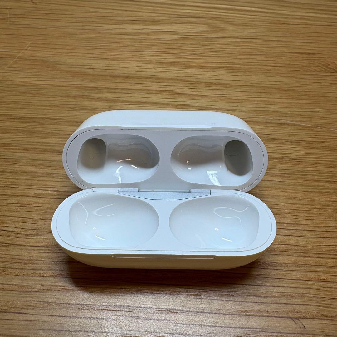 [純正/美品]Apple AirPods Pro 本体(付属品は全て有り)