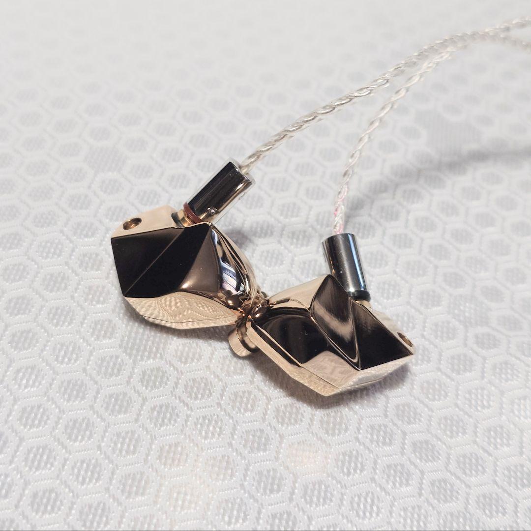 【試聴のみ美品】final B1 リケーブル可能イヤホン 3.5mmケーブル付