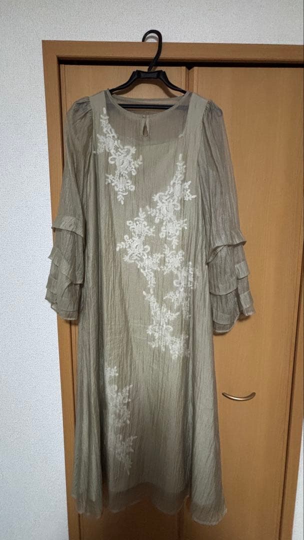 【niana】シアーAラインワンピース　マタニティドレス