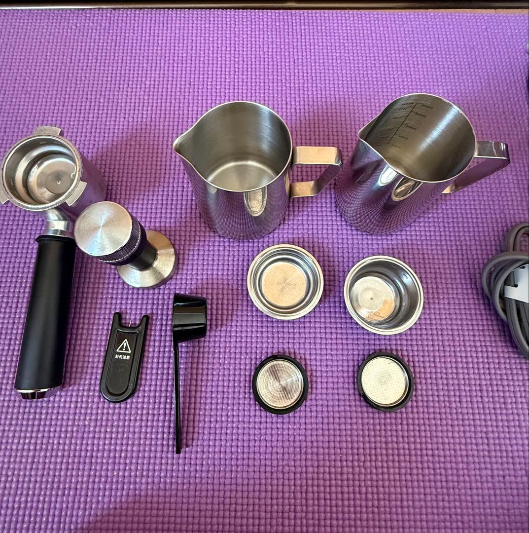 De'Longhi デディカアルテ　エスプレッソマシン ダークグレー