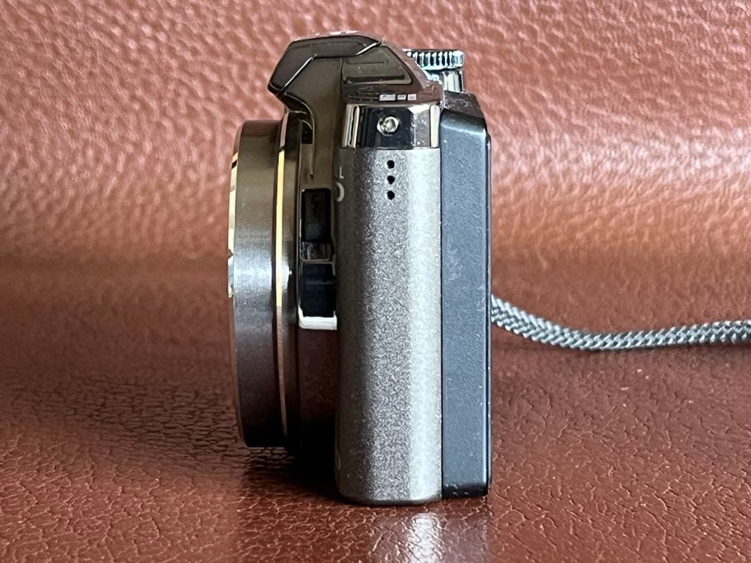 ＯＬＹＭＰＵＳ　デジタルカメラ　ＳＺ－３０ＭＲ　２４倍ズーム　オリンパス