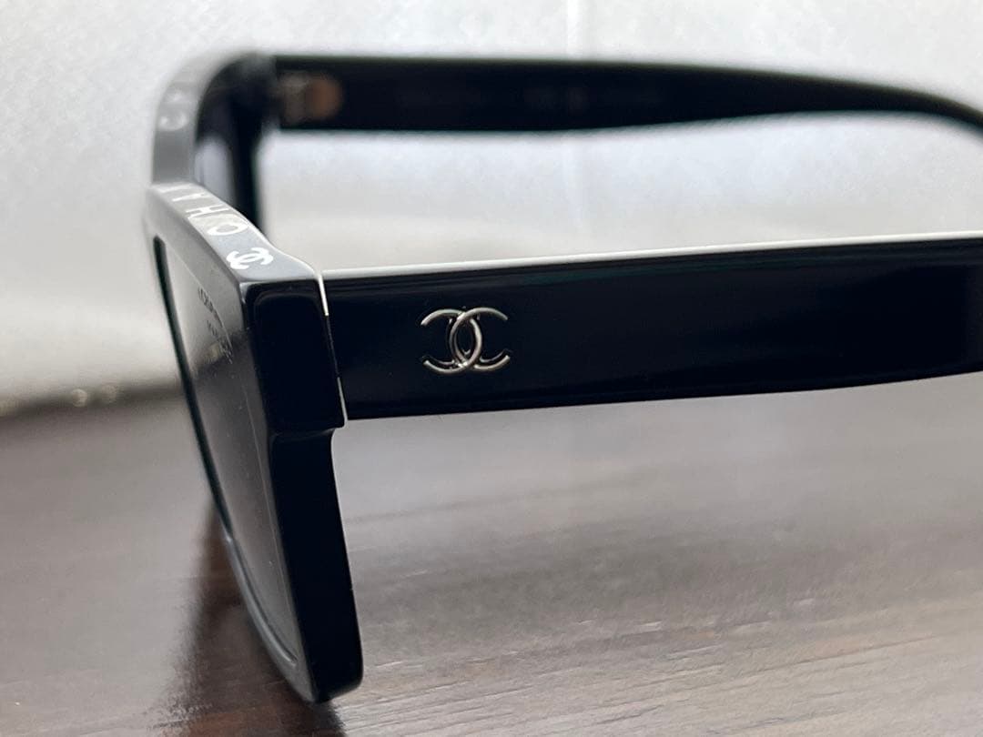 CHANEL ブラック サングラス スクエア型