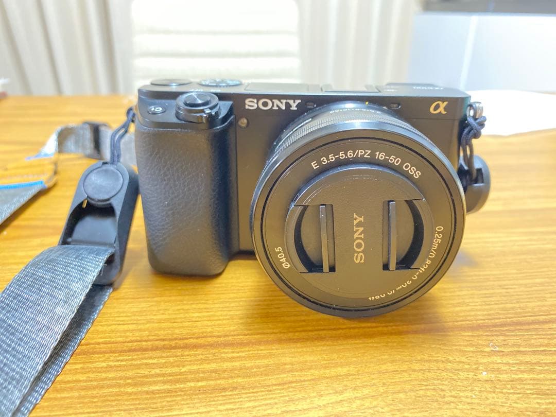 デジタルカメラ Sony Alpha a6100 16-50mm