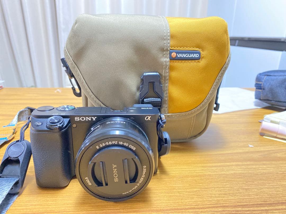デジタルカメラ Sony Alpha a6100 16-50mm