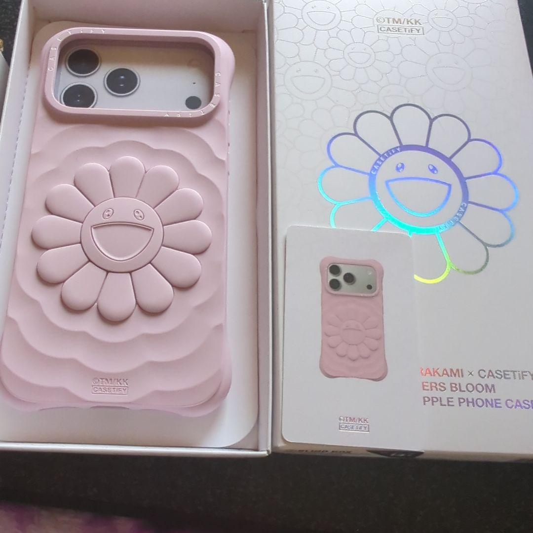 CASSETiFY タカシ・ムラカミフラワーケース iPhone17ProMax