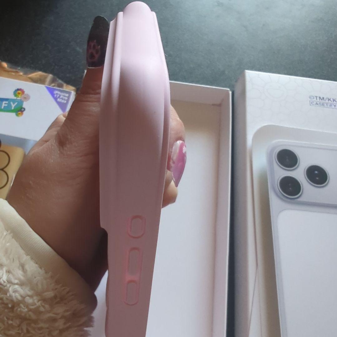 CASSETiFY タカシ・ムラカミフラワーケース iPhone17ProMax