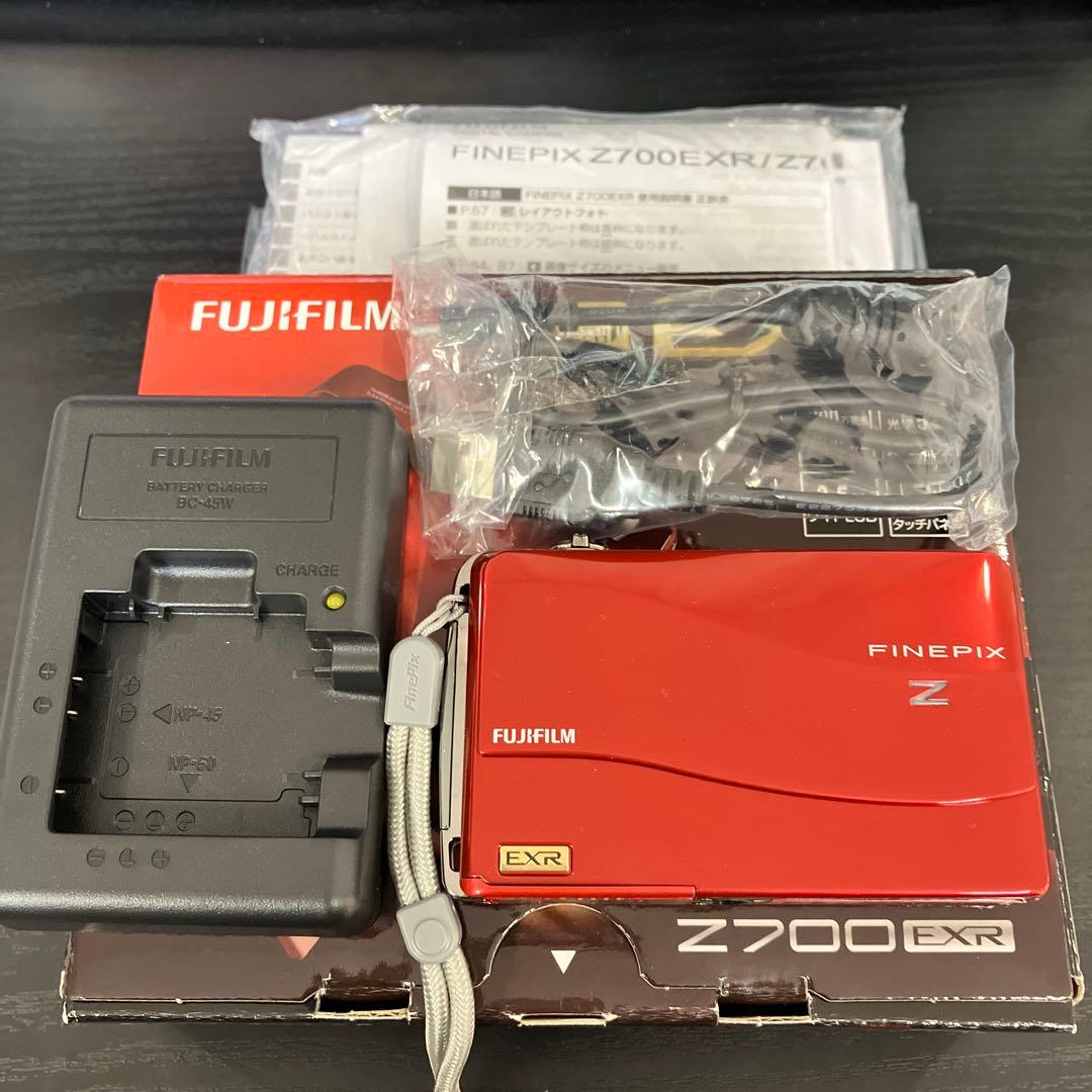 FUJIFILM FINEPIX Z700EXR レッド　美品