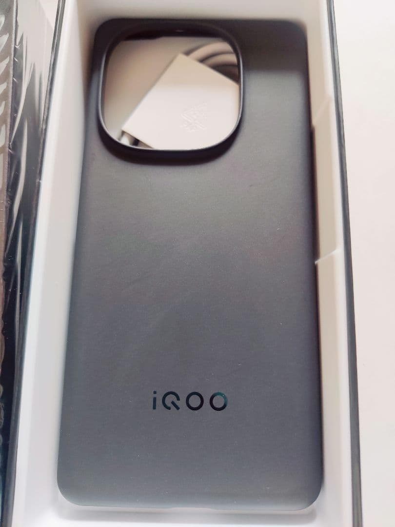 【本日発送】iQOO Z10 Turbo Pro 金 ほぼ新品 特典多数