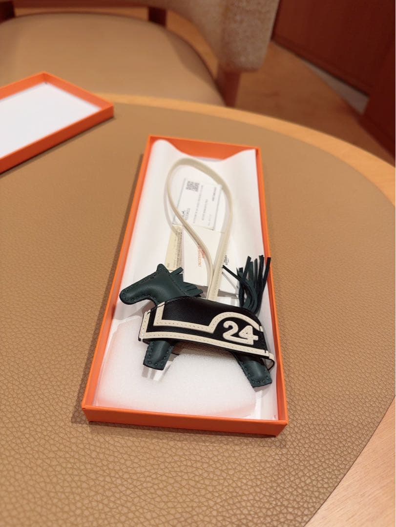 HERMES ロデオチャーム　ロベオクール