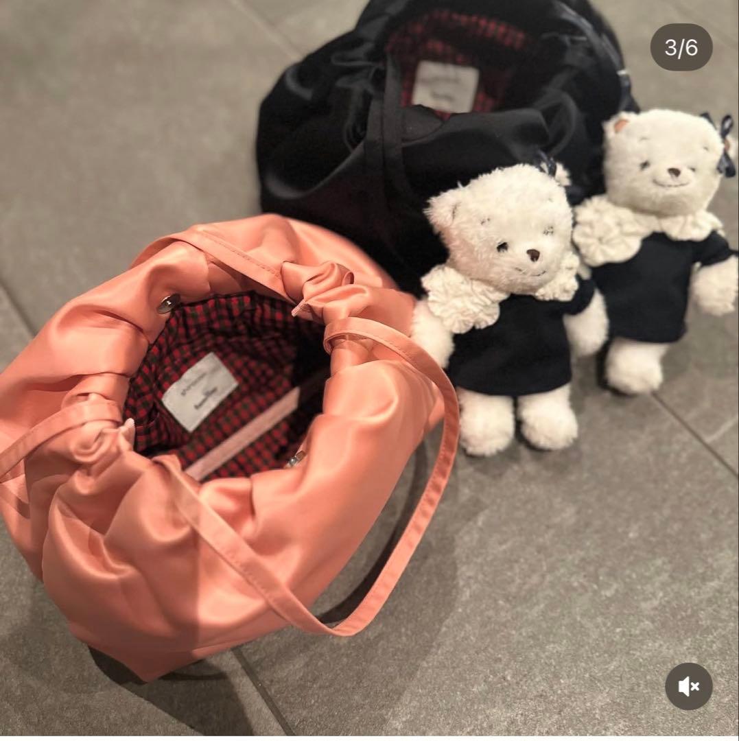 yori familiar コラボ　マシュマロクラッチバッグ　ネイビー