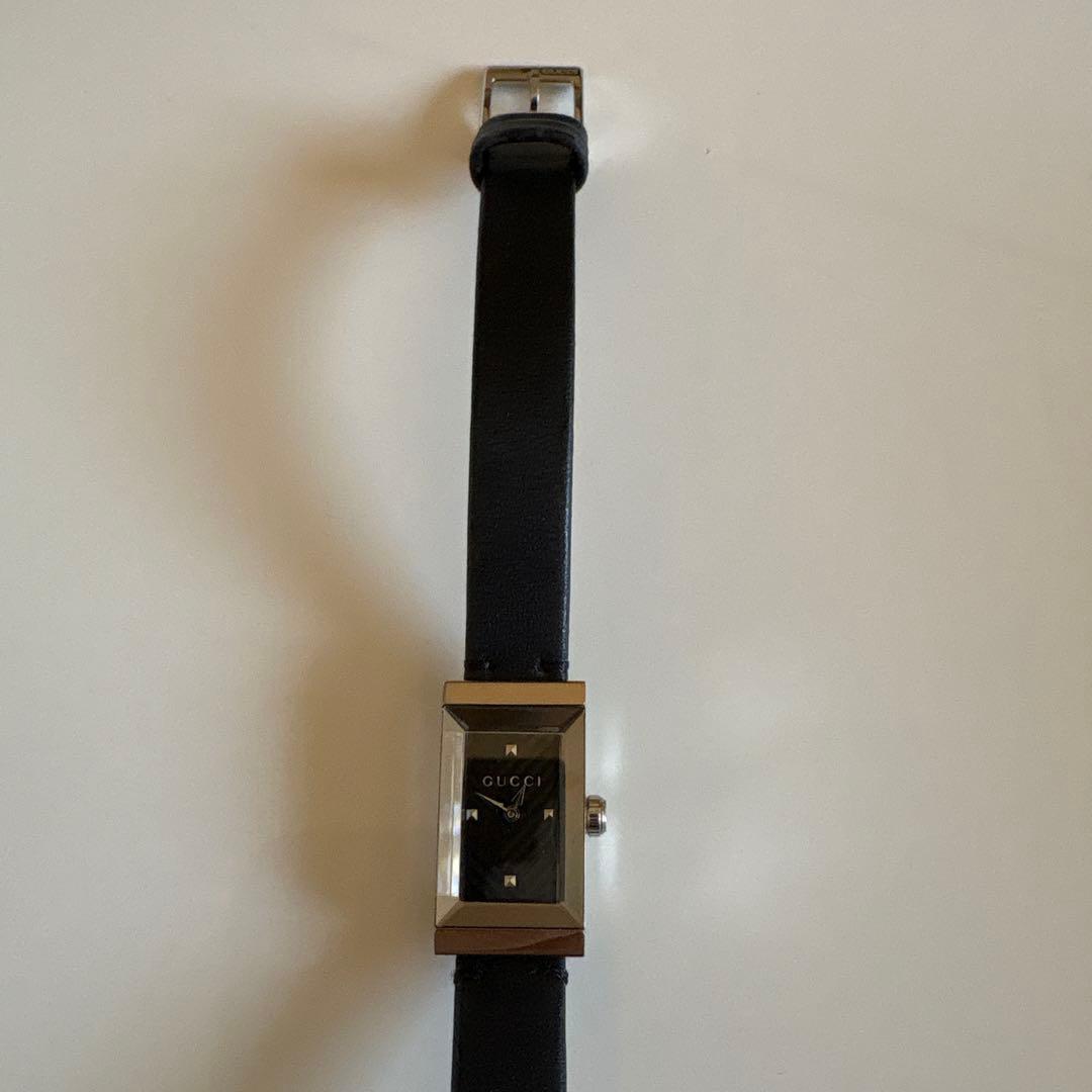 GUCCI ブラックレザー レクタングル時計