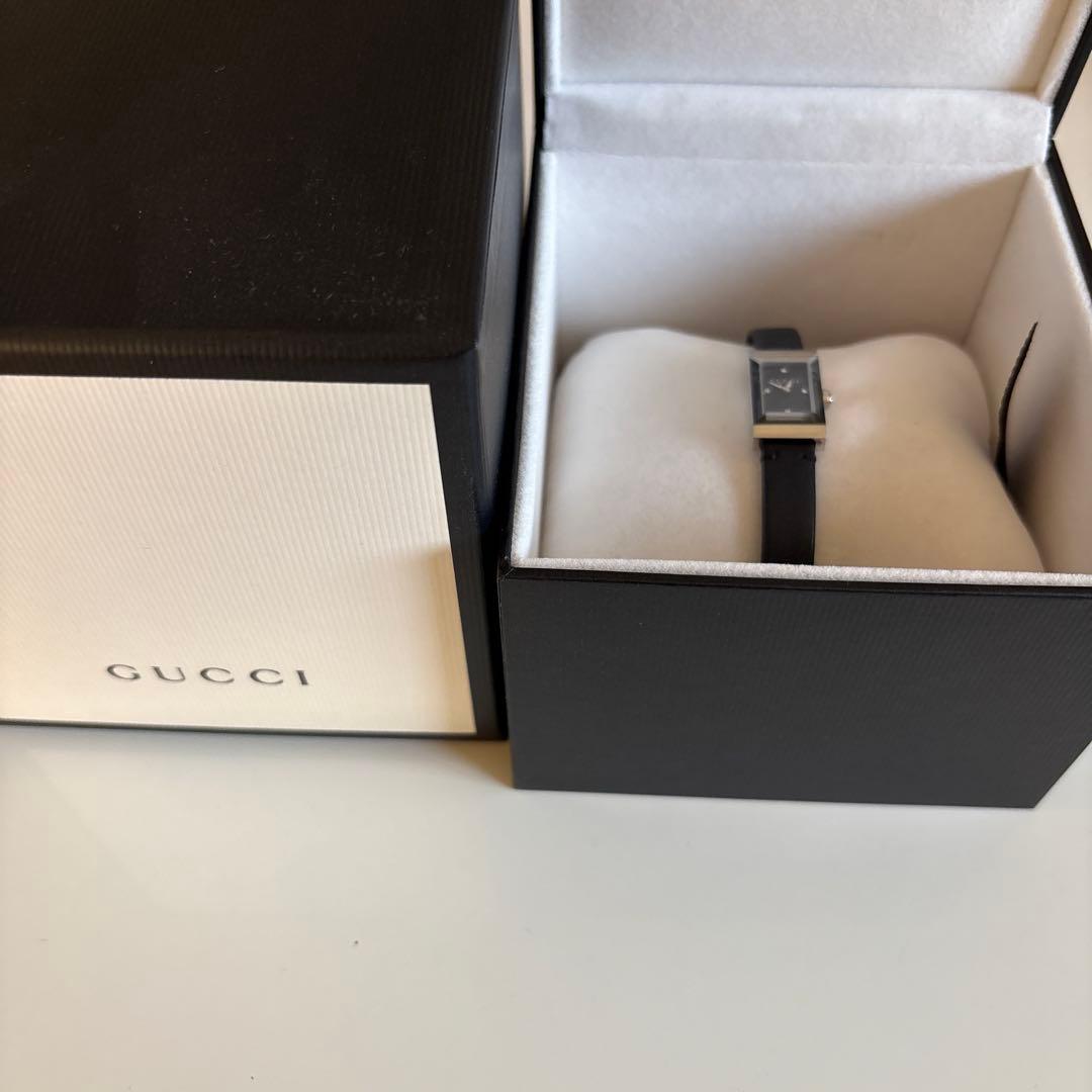 GUCCI ブラックレザー レクタングル時計