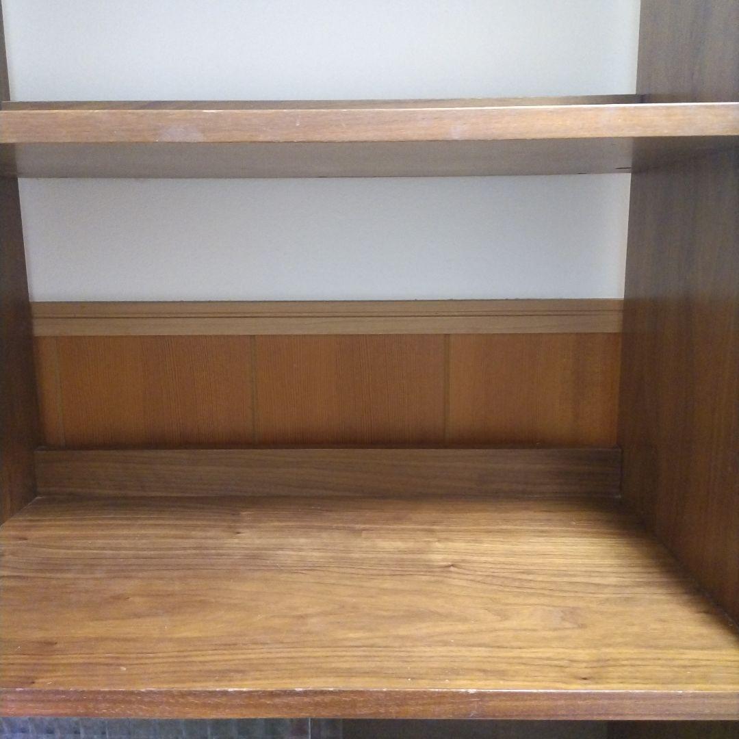 ブラウン木製キャビネット ガラス扉付き