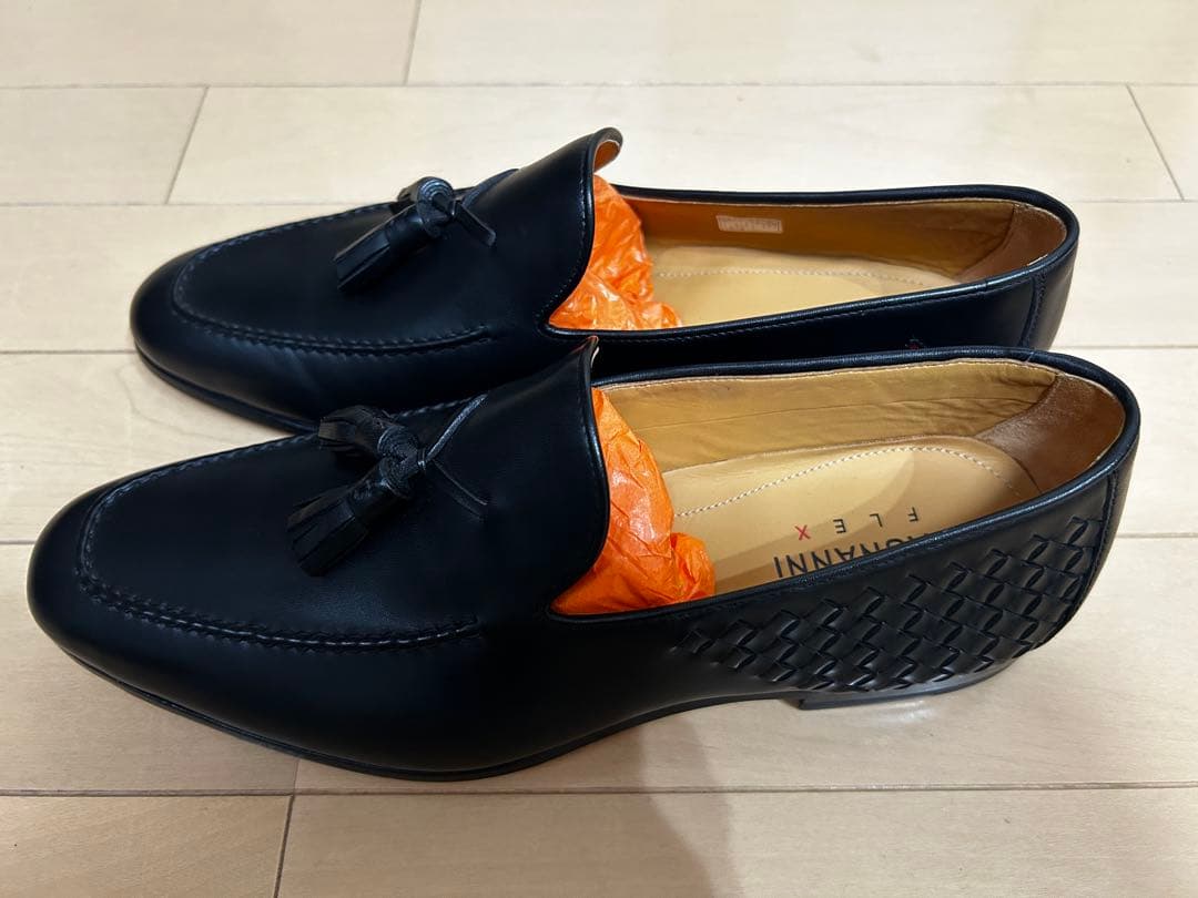 ♡ MAGNANNI 42 ブラック タッセルローファー♡