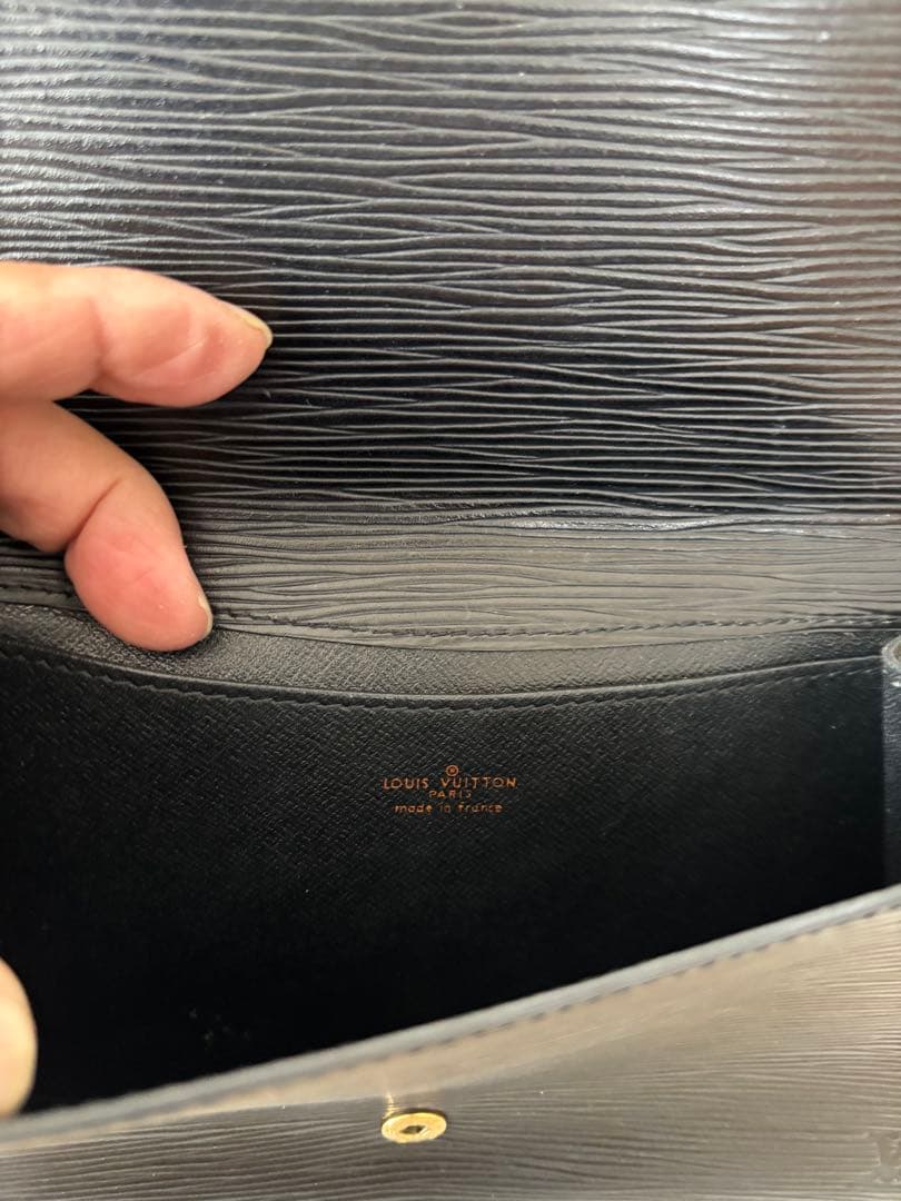 LOUIS VUITTON ブラック クラッチバッグ