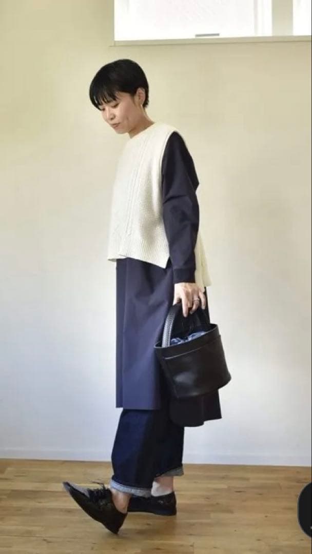 アワーホームOUR ハリ感素材のチュニック丈プルオーバー　ダークネイビー