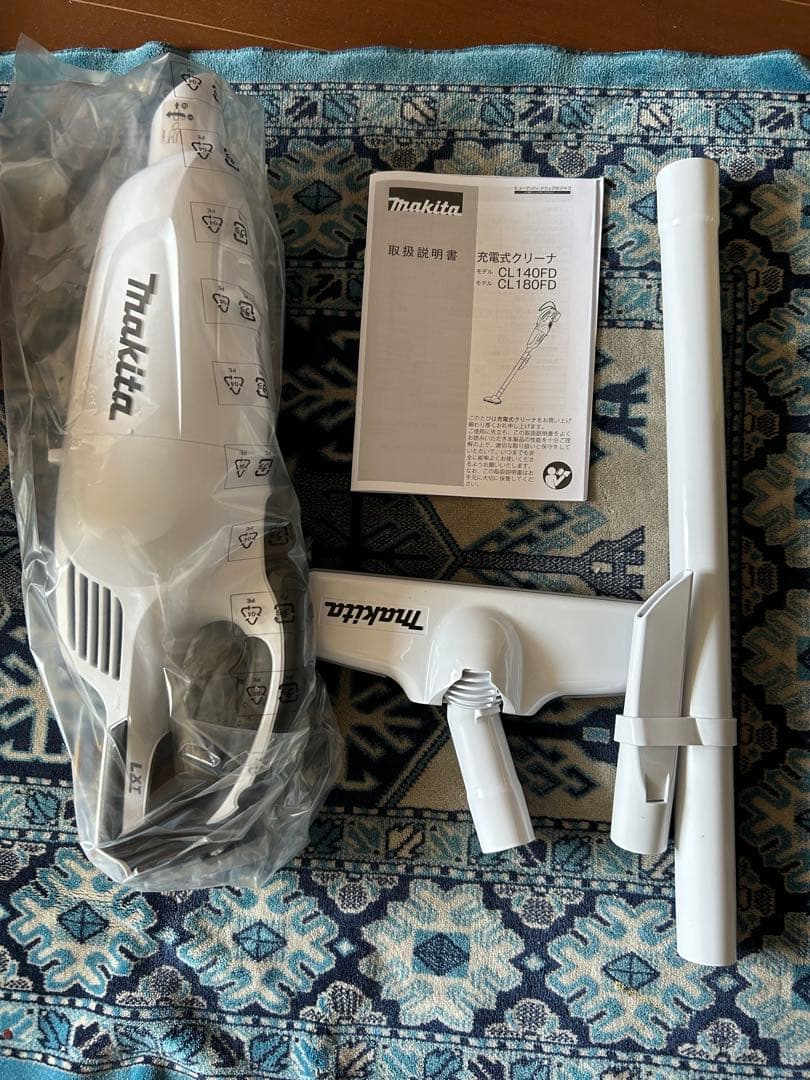 Makita 充電式クリーナー CL180FDZW