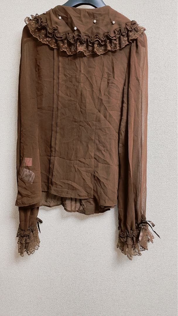 angelic pretty 襟ロゴ刺繍シフォンブラウス　ブラウン