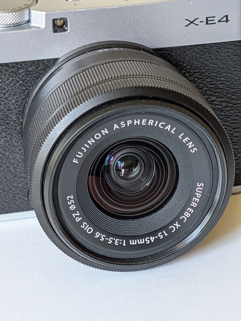 FUJIFILM X-E4 ミラーレスデジタルカメラ レンズキット シルバー