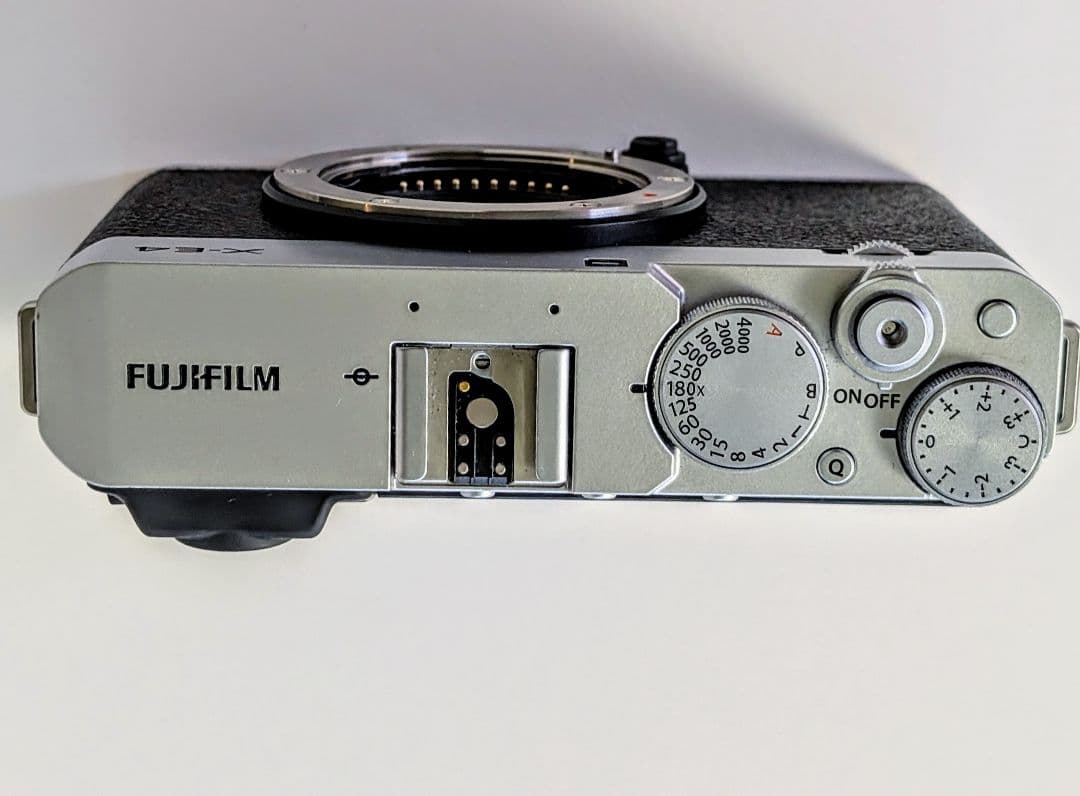 FUJIFILM X-E4 ミラーレスデジタルカメラ レンズキット シルバー