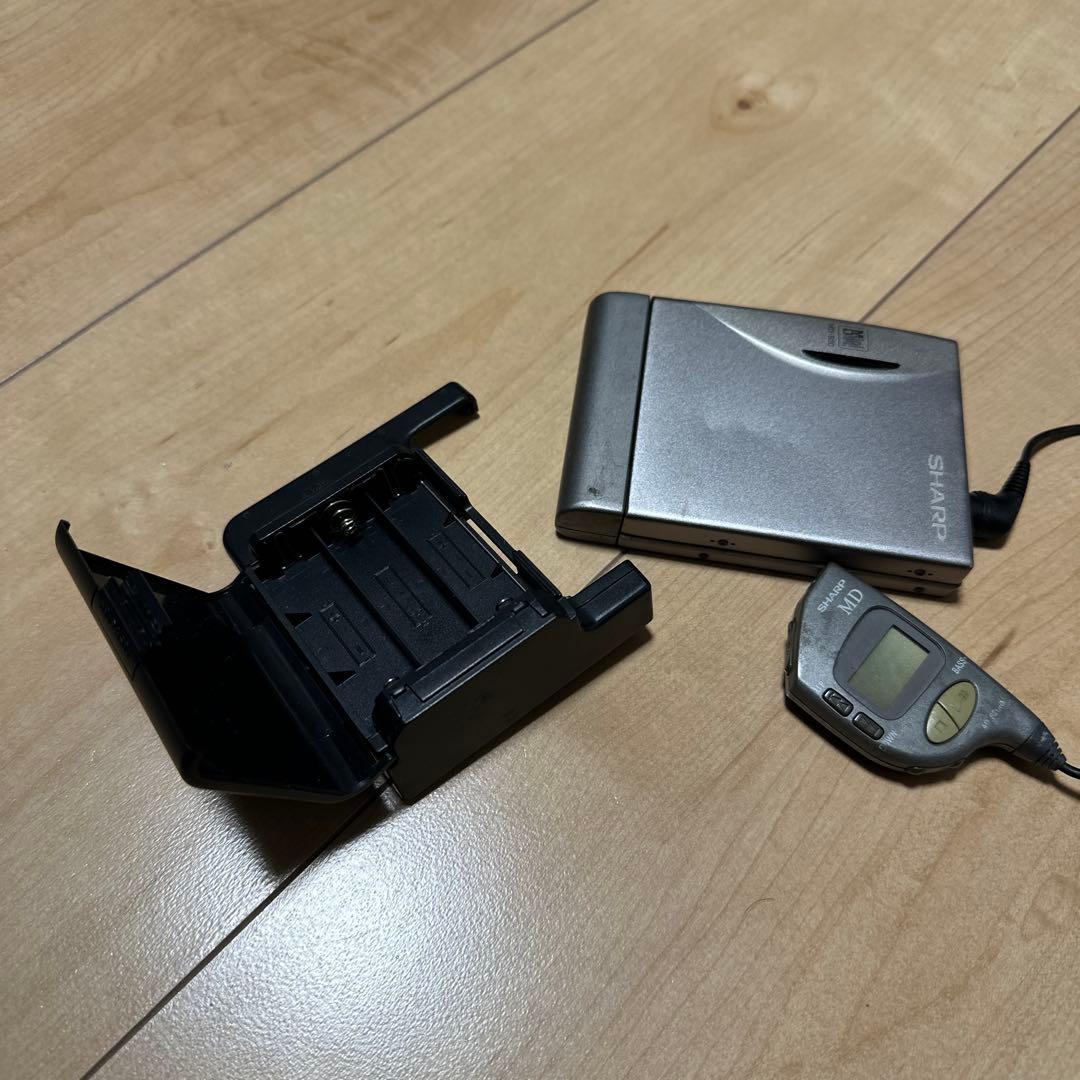 実働　SHARP ポータブルMDプレーヤー シルバー