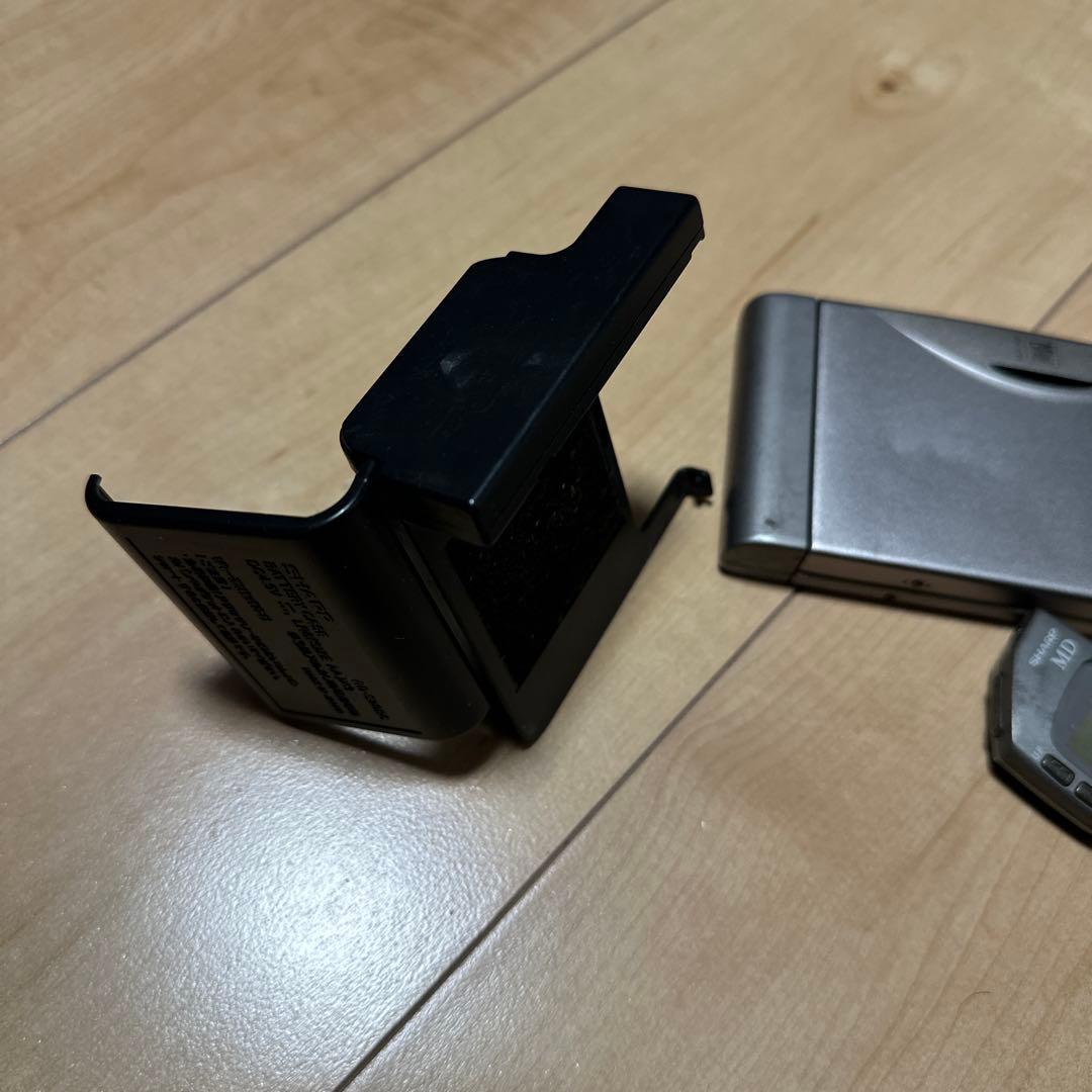 実働　SHARP ポータブルMDプレーヤー シルバー