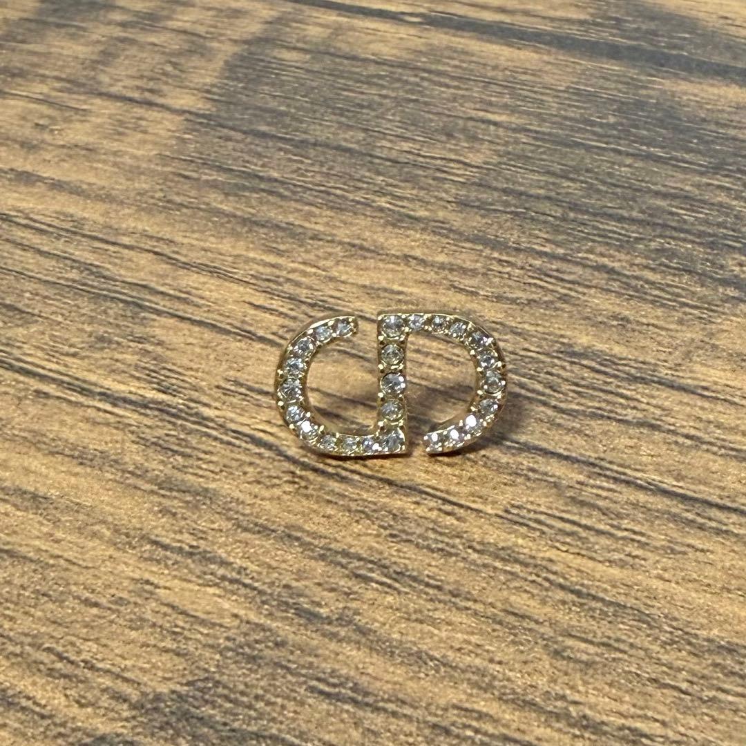 Dior クリスタルロゴピアス(片耳用)