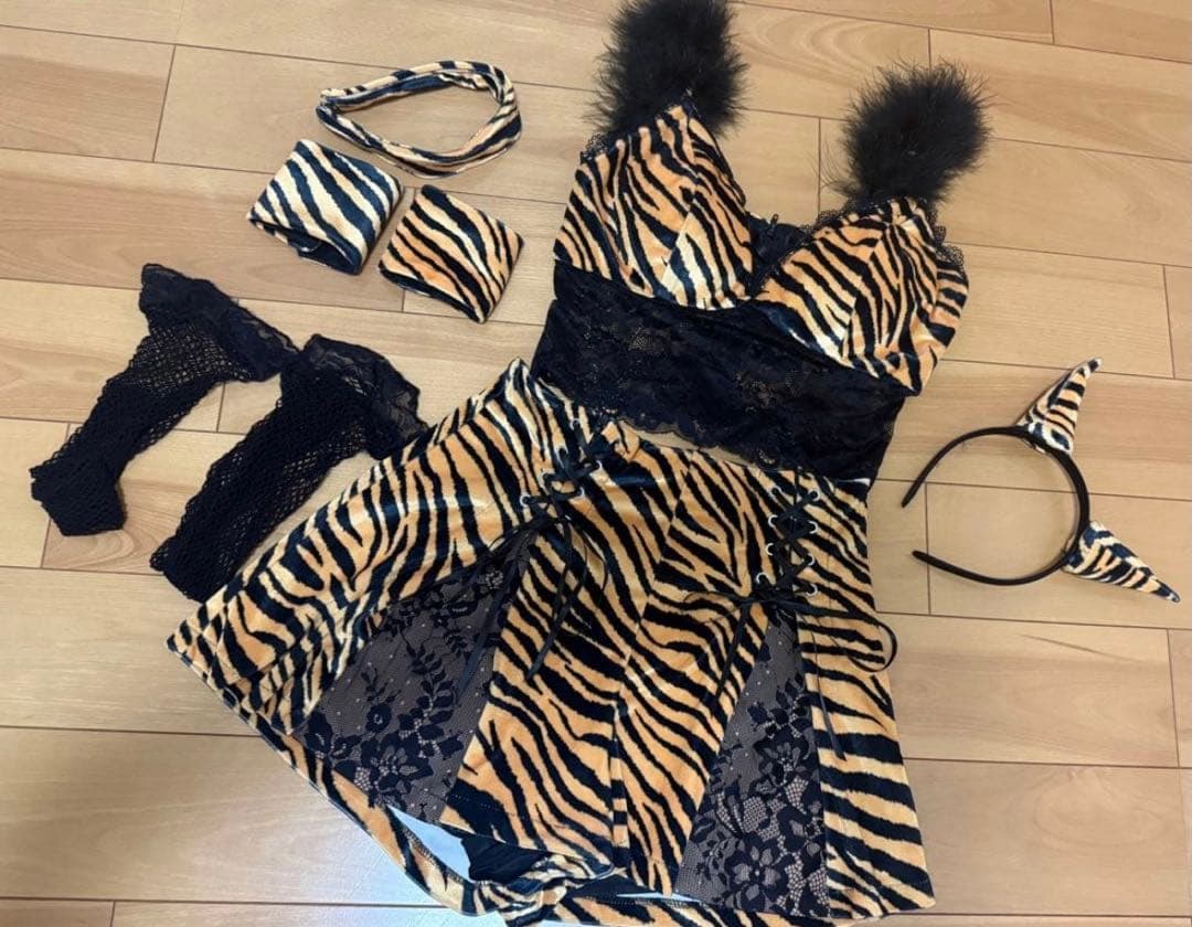 sugar ハロウィンコスチューム6点セット　女豹　鬼　節分　三上悠亜