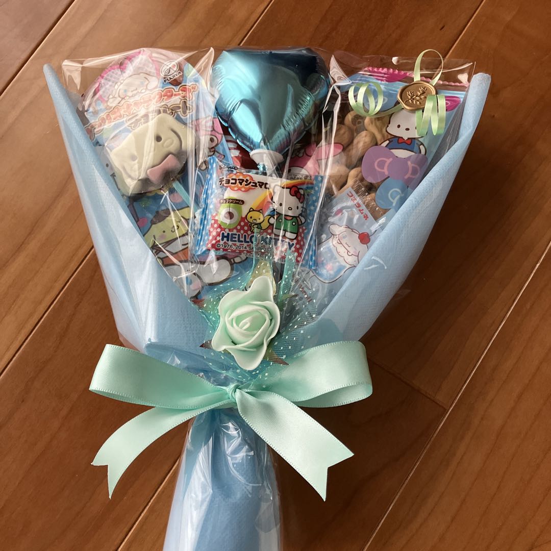 りえ様オーダー品　10束　バルーンブーケ　サンリオ　卒園　卒業