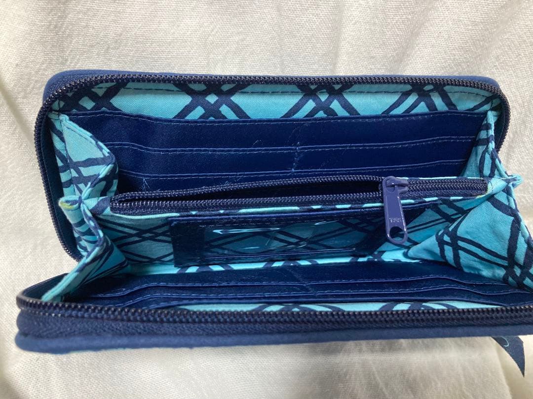 値下げしました 未使用品　Vera Bradley 幾何学模様 長財布 ネイビー