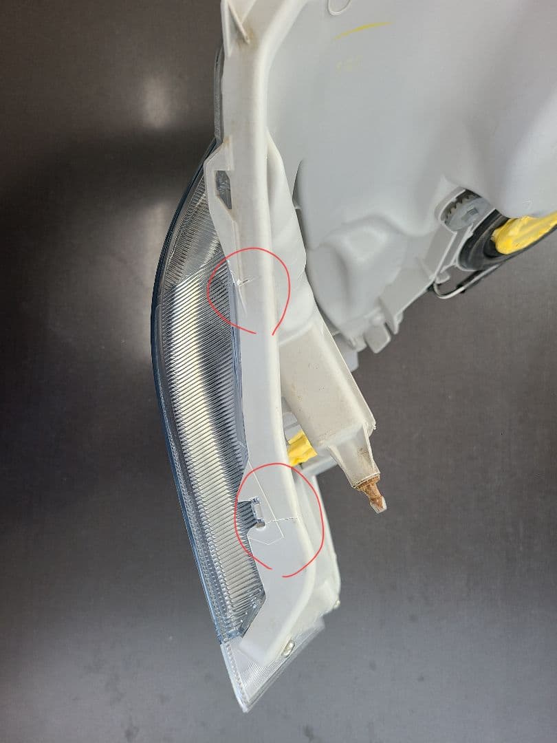 ハイエース　純正LED ヘッドライト 右側