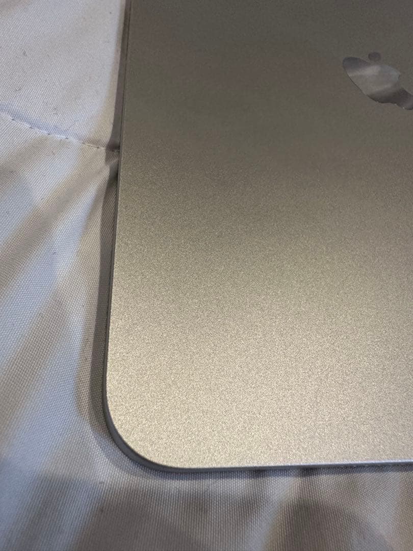 Apple iPad Pro 11インチ 第4世代　シルバー