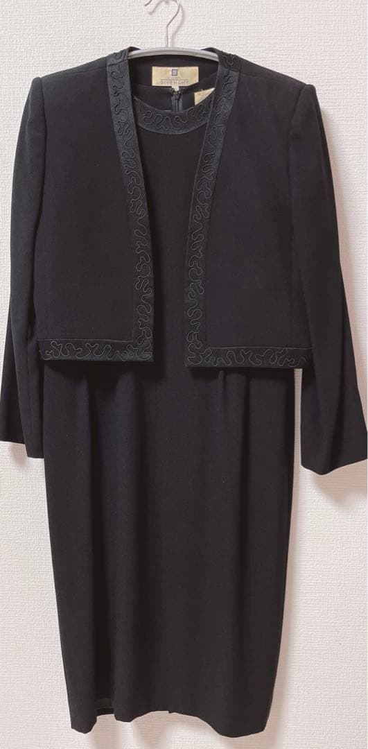 GIVENCHY ワンピーススーツ 16号