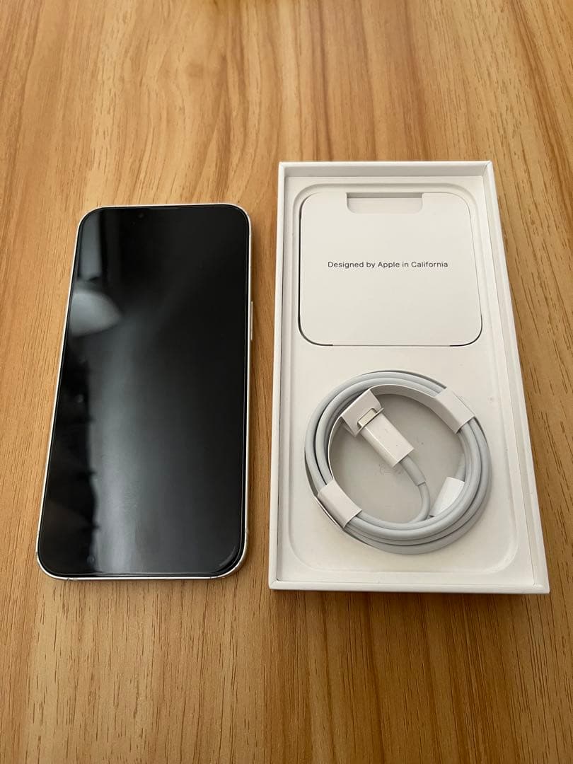 ニ*ド様 Apple iPhone 13 スターライト 本体