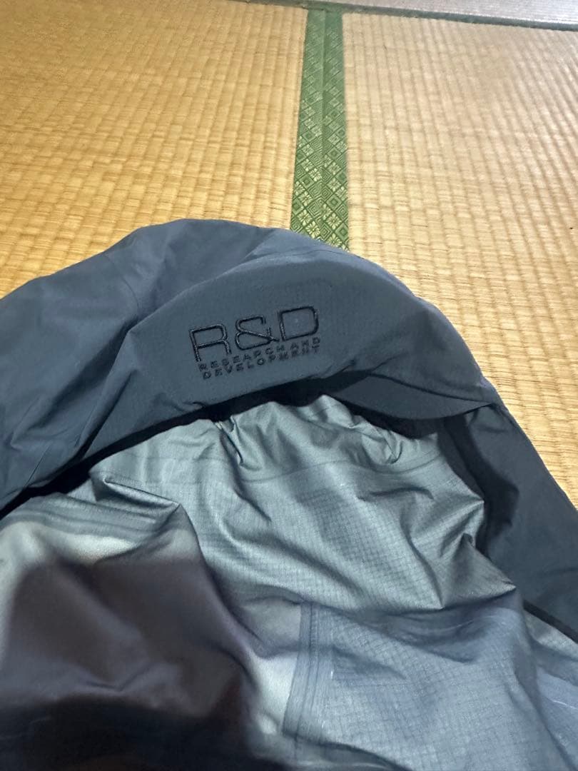 ピークパフォーマンス　Vertical Gore-Tex Proスキーウエア