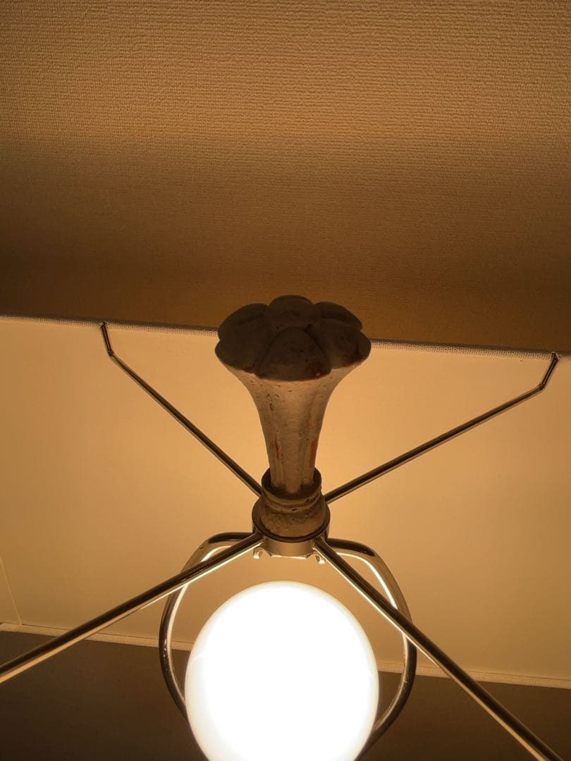 フルール・ド・リス テーブルランプ 照明　クレストビュー・コレクション