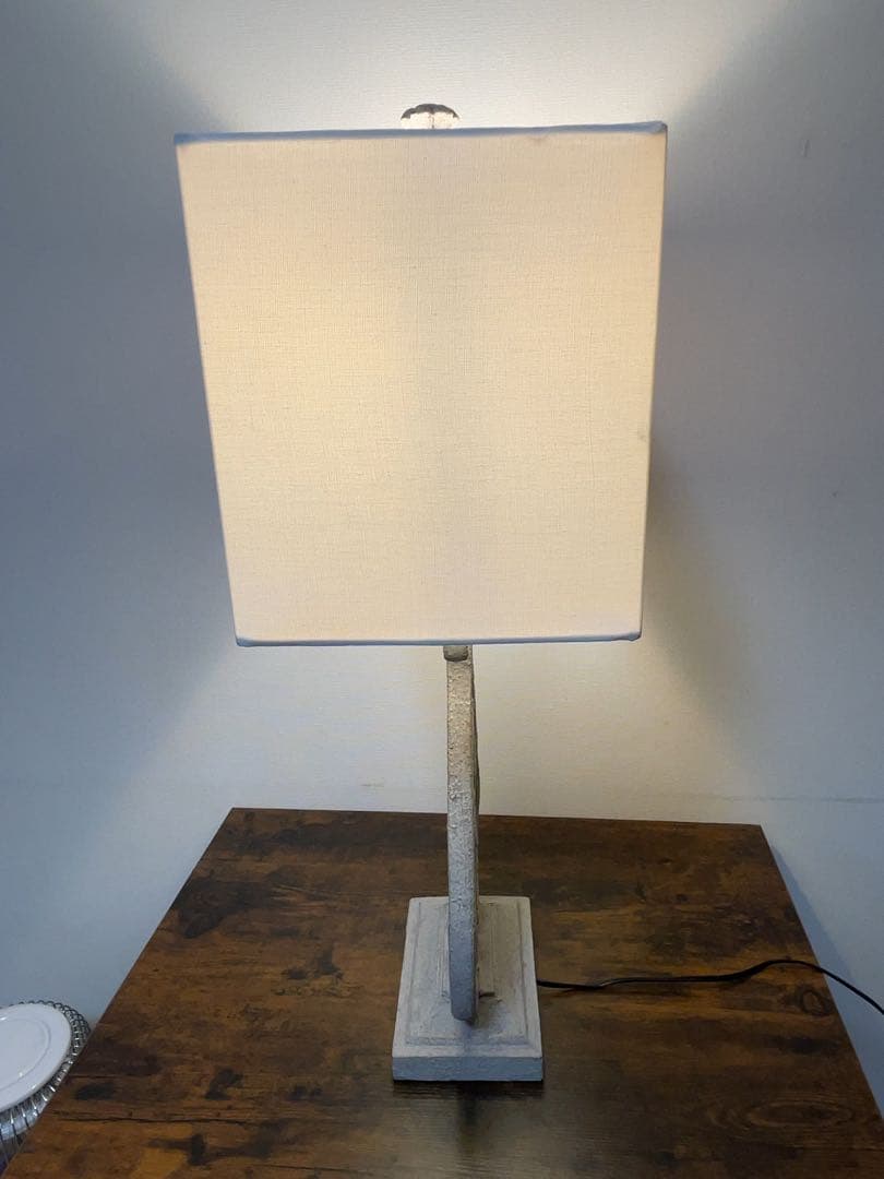 フルール・ド・リス テーブルランプ 照明　クレストビュー・コレクション