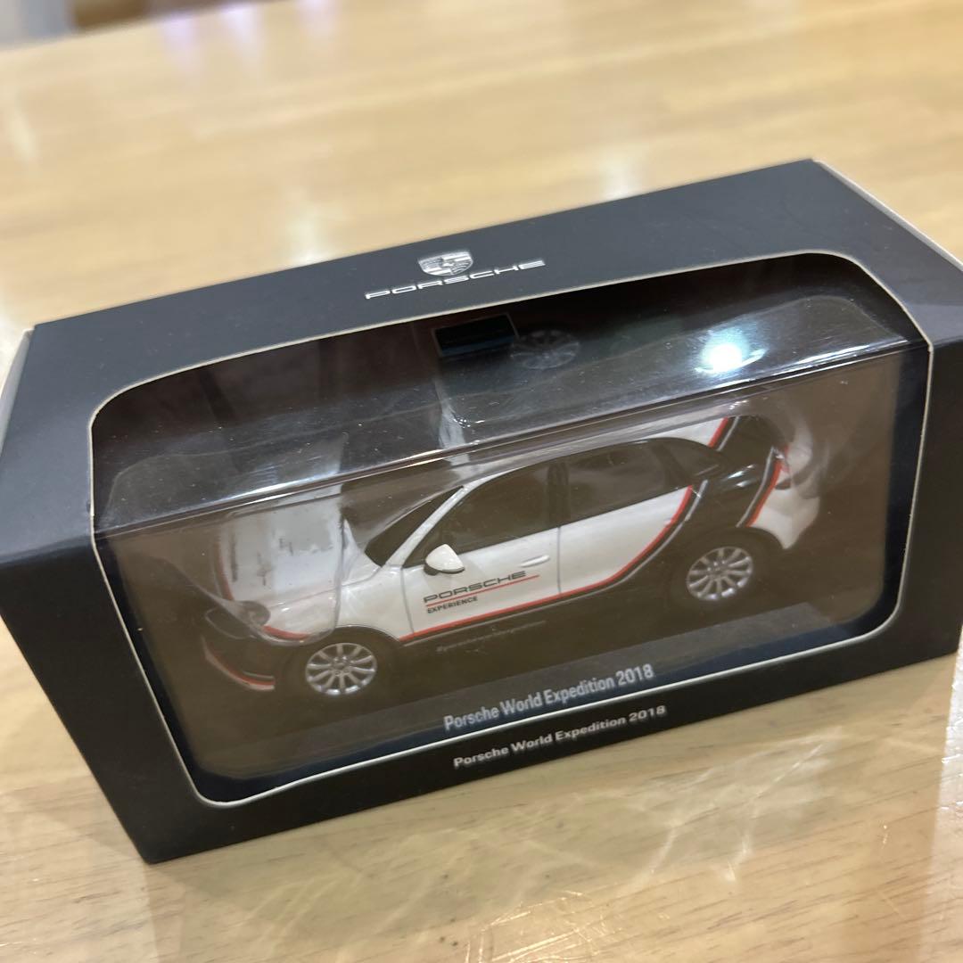 ポルシェ カイエン World Expedition 2018