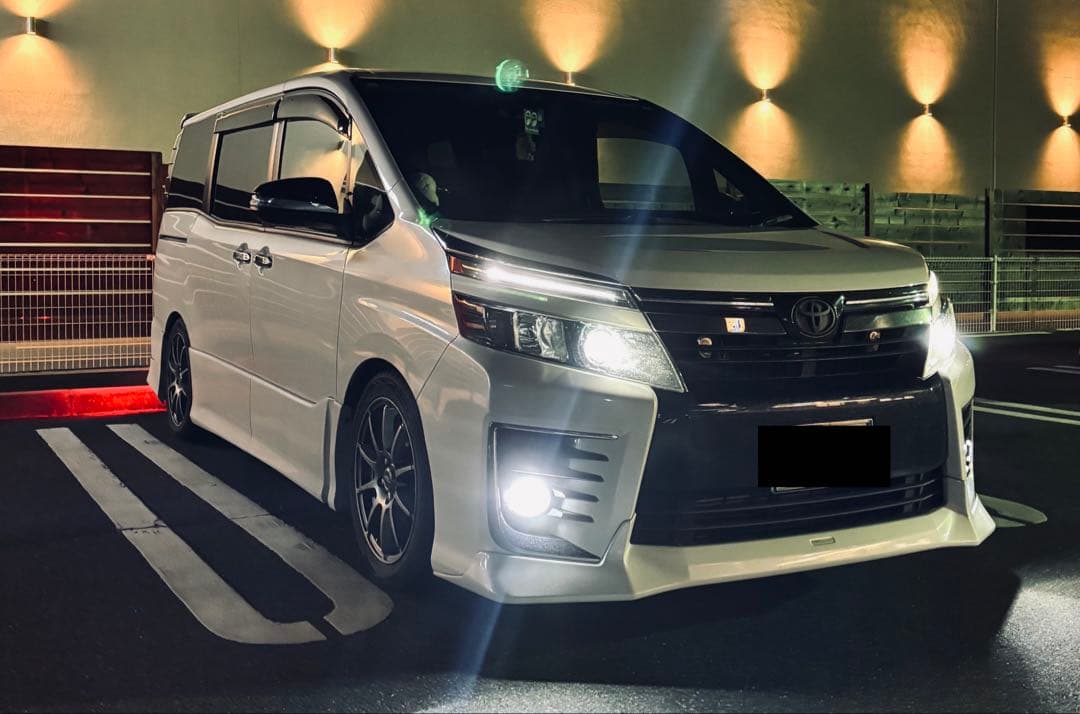 VOXYヴォクシー80 スタッドレスタイヤ セット