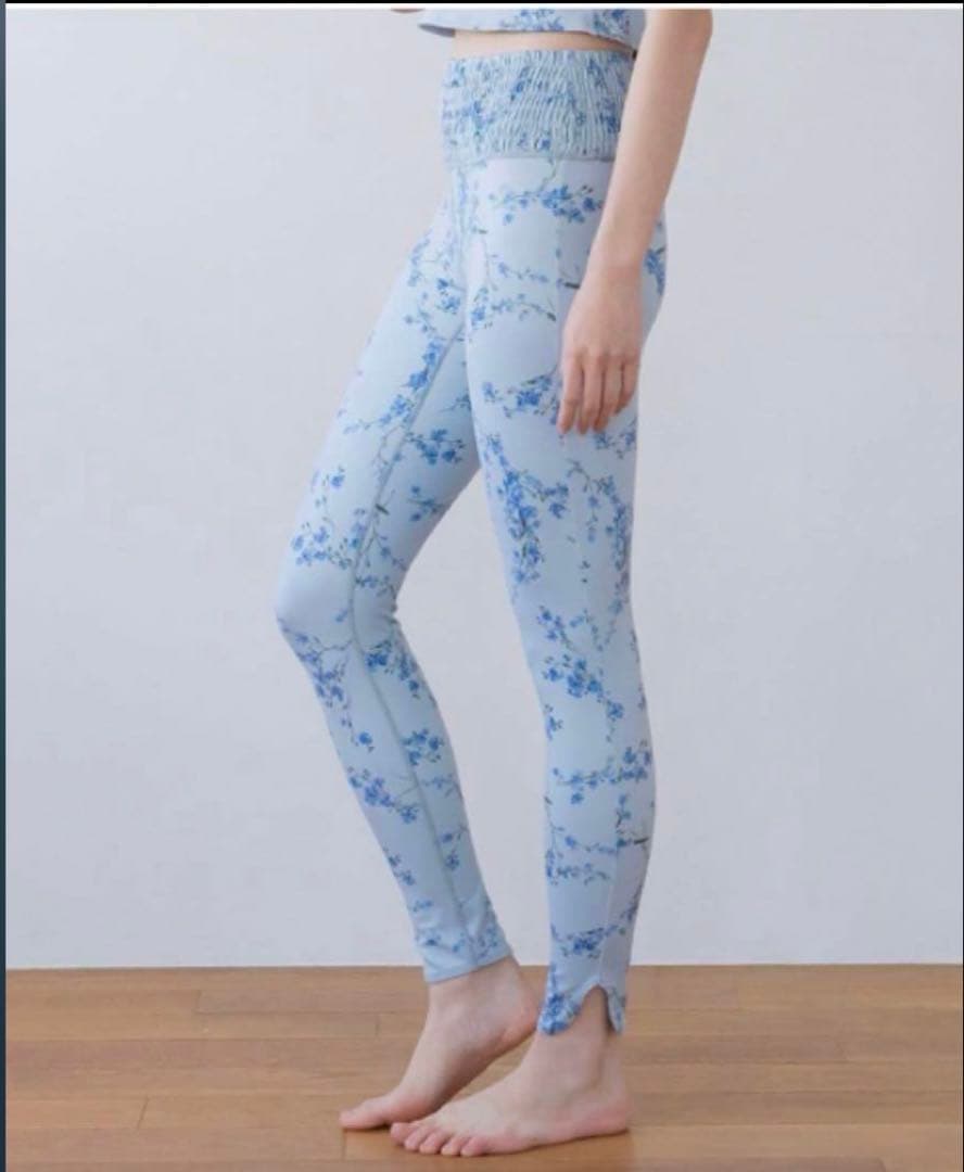 【SUKALA】スプリングフラワー　上下セット　Ｌサイズ