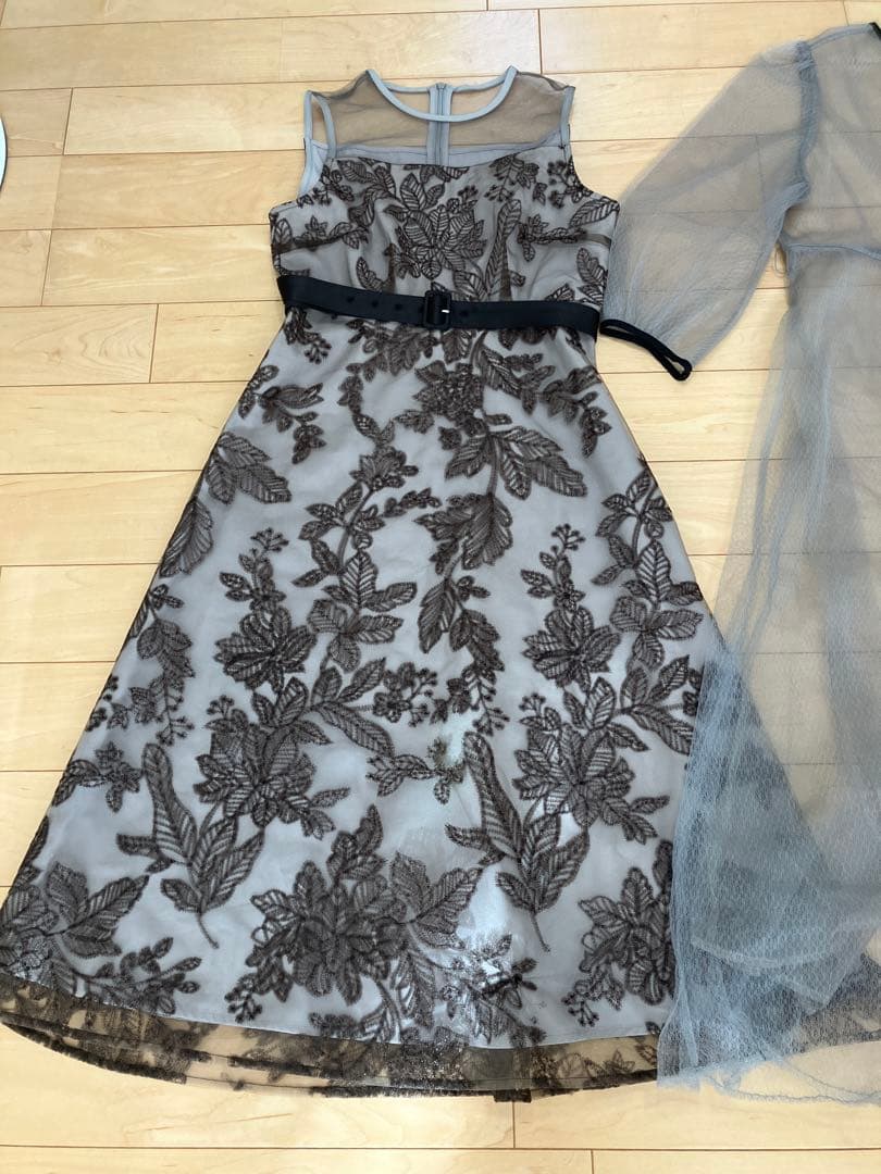 (*中様 【LEJA】チュールパイピングリーフベルトAラインドレスワンピース 2